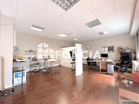 local commercial 47 m²
