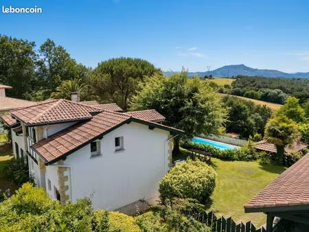 propriété 6 pièces 180 m²