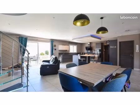 maison 7 pièces 184m2