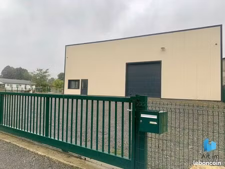 local 365 m² pontvallain