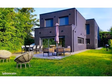 cubique 220m2 9 pièces