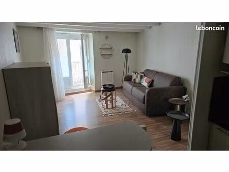 studio meublé centre pont du château pour étudiant seulement