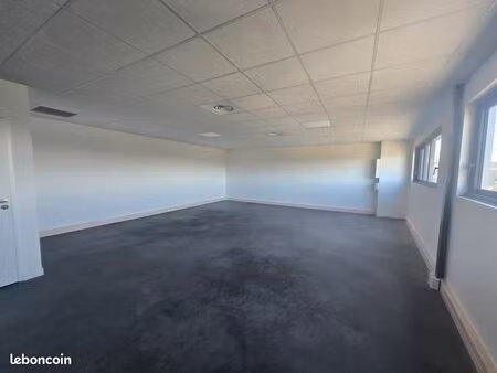 bureaux 76m2