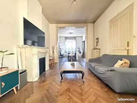 maison 10 pièces 223 m²