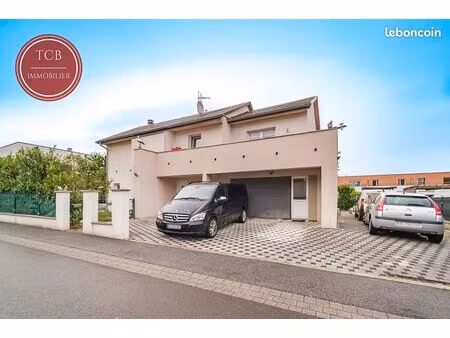maison 6 pièces 196 m²