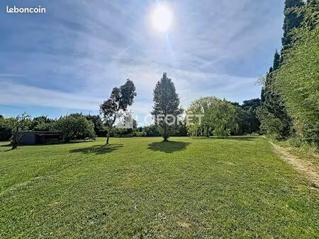 terrain 4110 m² thuir