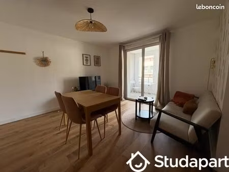 chambre 1 pièce 9 m²
