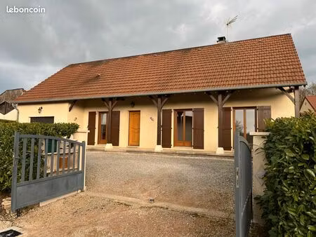 maison individuelle de plain-pied dans un lotissement très calme à 4 kilomètres des arcade