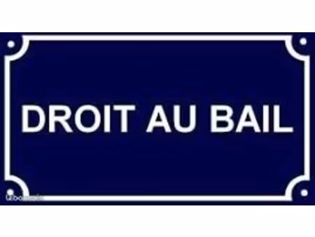 droit au bail local d'environ 400 m2 (bail tous commerce)sur axe passant actuellement expl