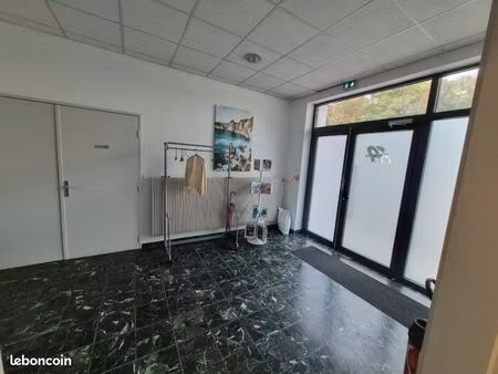 local commercial et ou associatif