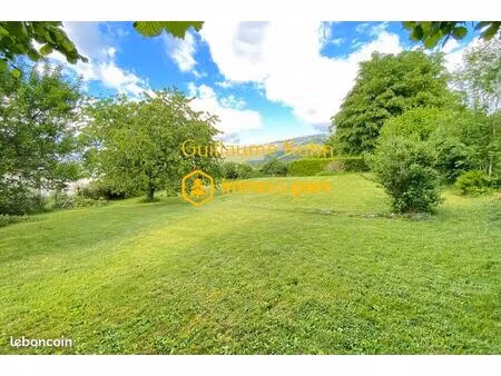 terrain 1027 m² cusy