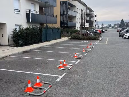 lots 6 place parking