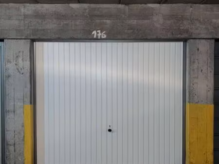 box 15 m2 ultra securise en residence 95 euros