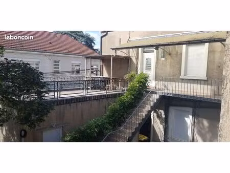appartement t4 avec grande terrasse