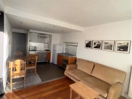 t2 lumineux avec balcon – nansouty / bergonié (meublé)