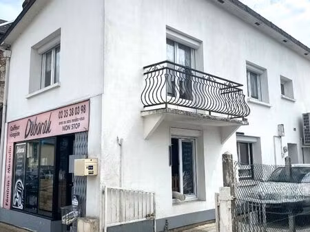 immeuble 4 pièces 82 m²