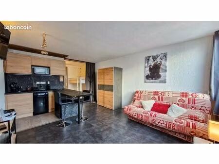 studio 1 pièce 27 m²