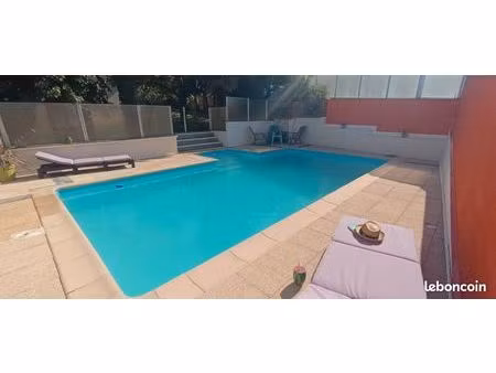 belle propriété au calme avec piscine  jardin paysage