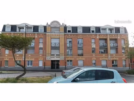 beau 2 pièces + place de parking