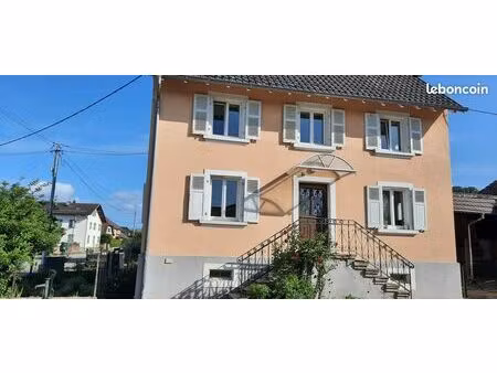 appartement f3 dans une maison avec grand jardin / cave / garage