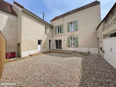 maison 5 pièces 146 m²