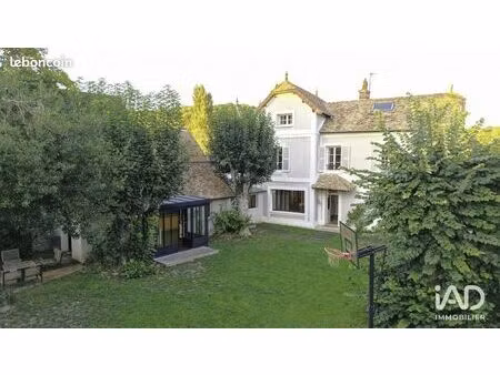 propriété 5 pièces 191 m²