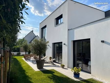 maison contemporaine à toit plat