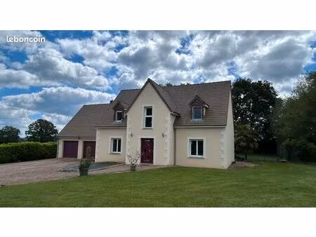 maison 163 m2 avec 2500 m2 de terrain