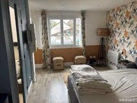 studio meublé rénové – gare de chelles à 5 min – internet inclus – parking possible