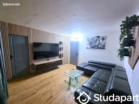 chambre 1 pièce 12 m²