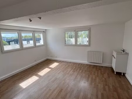 local professionnel à louer – centre de bien-être à cambes