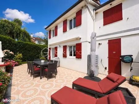 pavillon 6 pièces 115 m²