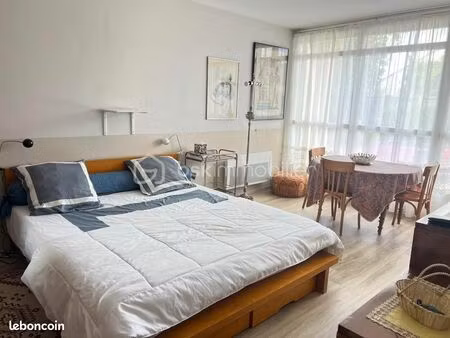 studio 1 pièce 26 m²