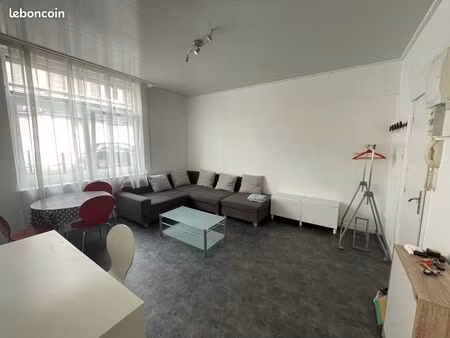 t2 40m2 meublé à proximité immédiate du grand boulevard et du tramway