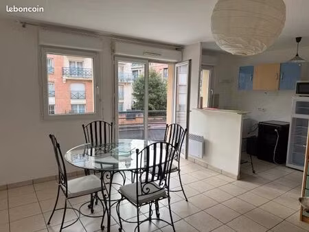 loue t2 45 m2 lumineux vieux lille résidence quai de bruges avec balcon