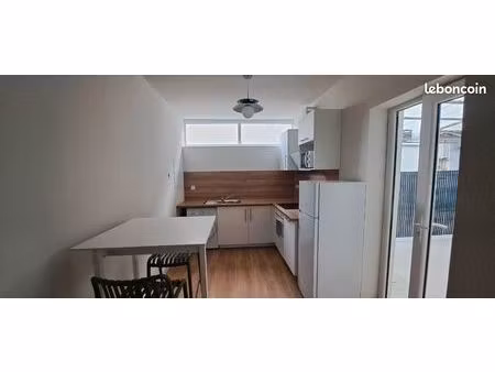 superbe t2 30m2 meublé terrasse et parking gratuit