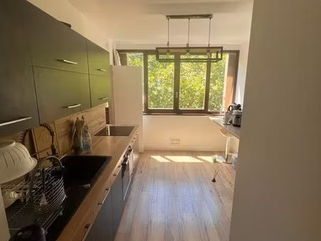 “appartement 70 m² - 2 chambres - dernier étage - piscine - parking - 185 000