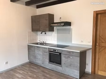 2 pièces 45 m2 rez-de-chaussée