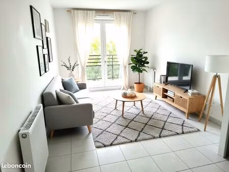 t3 melun gare 53m2