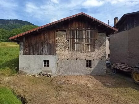 vend grange à rénover sur terrain de 620m²