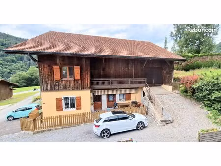 maison 4 pièces/ studio indépendant/ grande grange