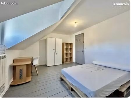 chambre meublée