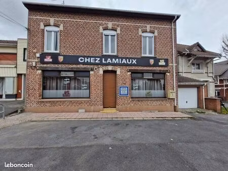 bâtiment de 180 m2