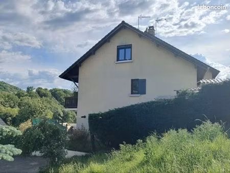 maison 110m² (3 ch) - possibilité création studio indépendant. 10 mn de montmélian et pont
