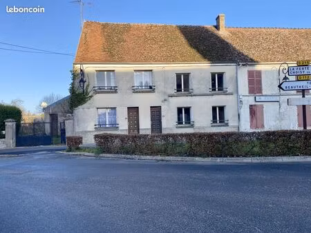 immeuble 148 m² chevru