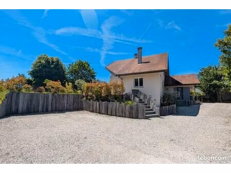 propriété 7 pièces 145 m²