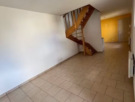 maison à louer 550+20 dispo