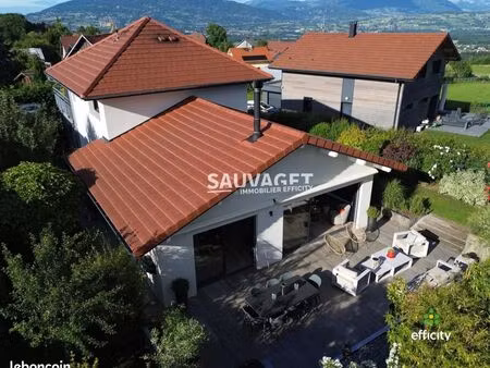 villa 5 pièces 132 m²