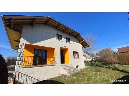 maison 12 pièces 235 m²