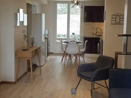 t3 meublé rénové  lumineux  avec balcon  parking  cave et chauffage compris